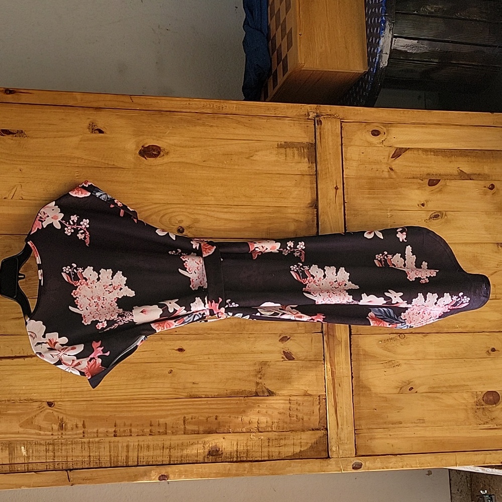 Womans Dress size Medium - Picture 2 of 3